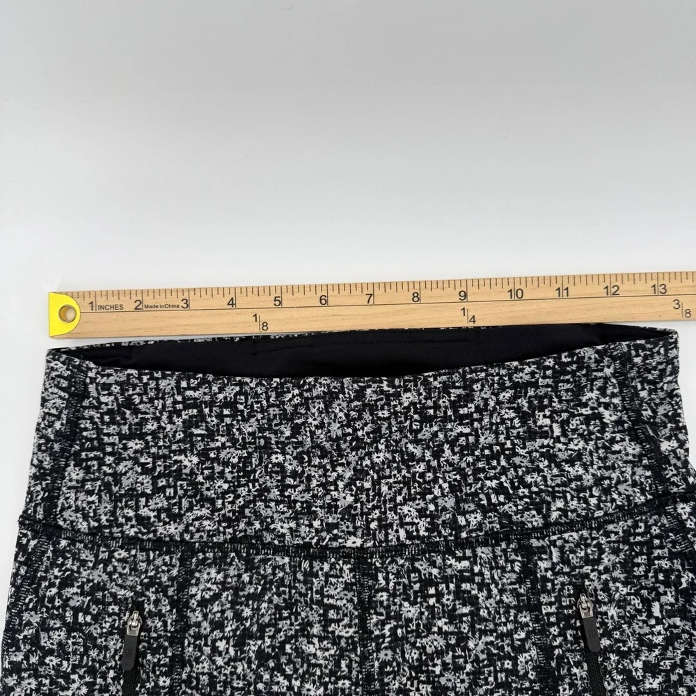 Lululemon Athletic Leggings Women 6 Black White Pixel Floral‎ Mesh Zip Pockets